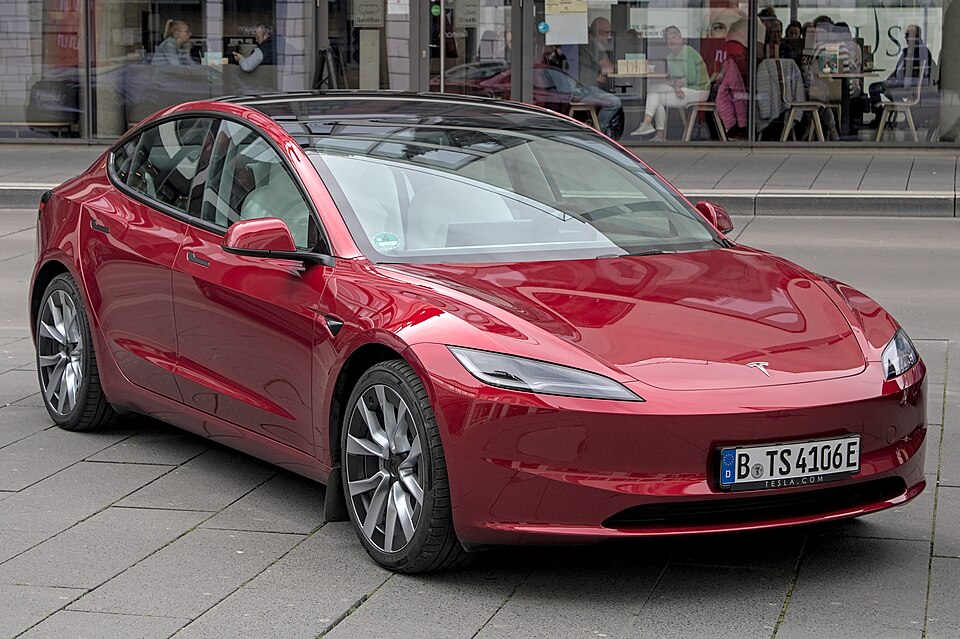 Tesla Model 3 2024