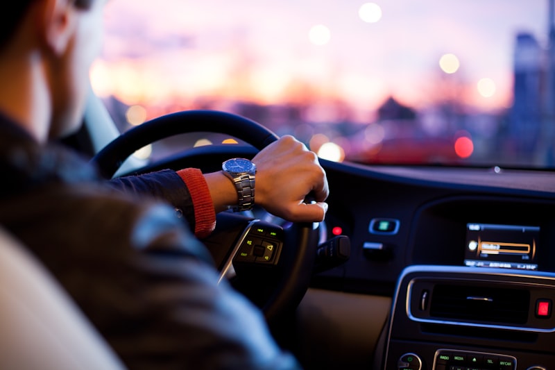 ¿Es mejor comprar o financiar un coche? Todo lo que debes saber en 2026
