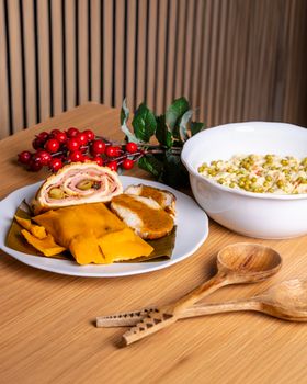Revuelto de setas al ajillo con jamón serrano