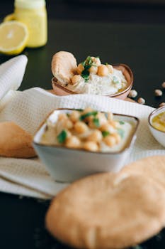 Homemade Hummus with Toasted Pita