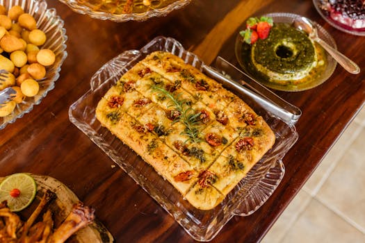 Focaccia genovesa con aceitunas y romero