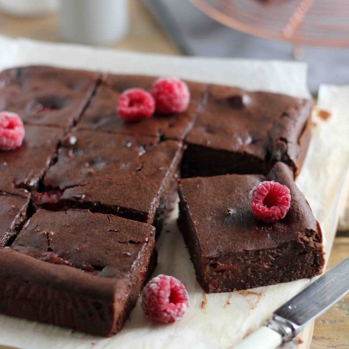Foto de Brownie con nueces clásico, receta de Postres y Dulces