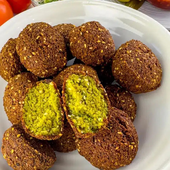 Foto de Falafel con salsa tahini y pan pita, receta de Cocina Libanesa