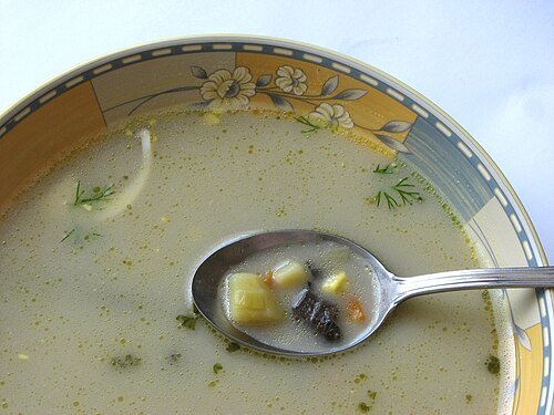 Sopa de cebolla francesa gratinada